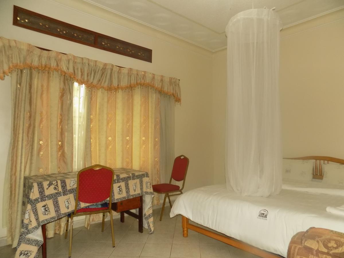 Rhino Motel Mbarara Екстериор снимка
